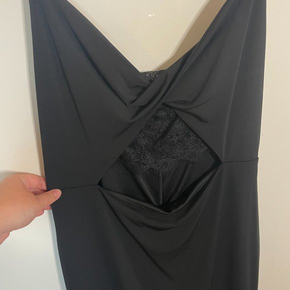 NWT Dynamite Cut-Out Midi Dress (Black - Size Large) - Picture 3 of 4